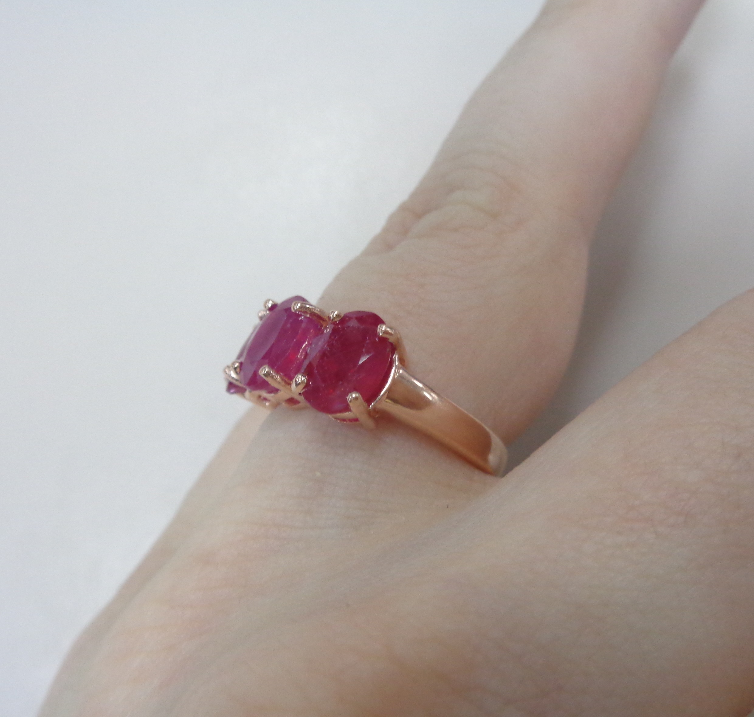 Серебряное кольцо с рубинами